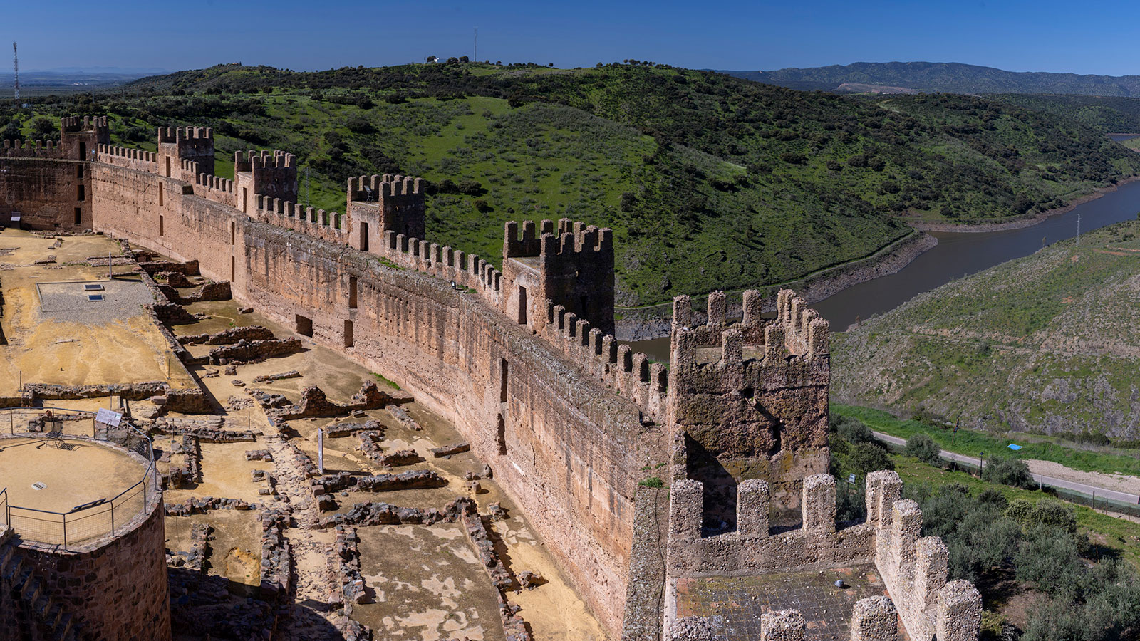 Castillo Baños de la Encina